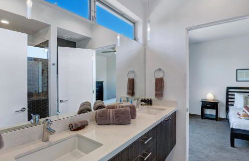 Oranj Door Modern - 4BR Pool, Hot Tub, Large Backyard - Foto 19