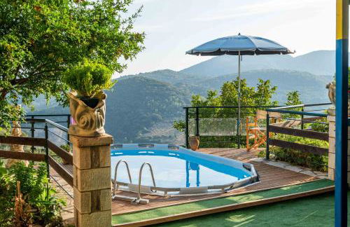 Mountain Oasis - Pool & Playground near Neda Falls - Foto 4