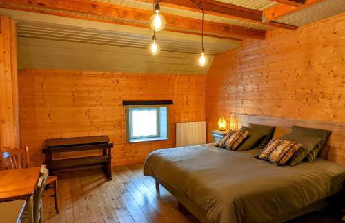 Gîte paisible dans une ancienne ferme avec WIFI et parking à Saint-Bresson - FR-1-583-440 - Foto 11