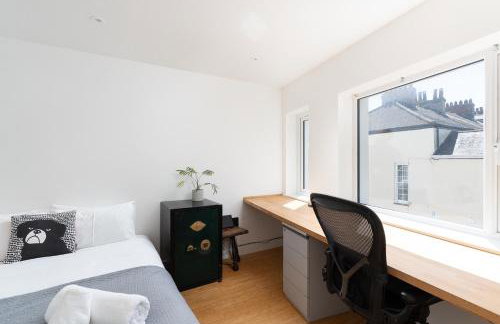 Stunning new 4 bed Penzance town Loft with parking - Foto 23