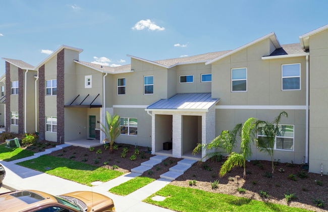 Splendid 4 Bd w/ Pool Close to Disney @ Champions Gate 1006 - Foto 1