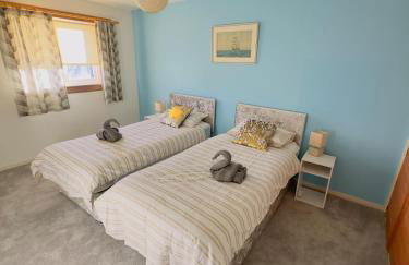 Modern & Cosy 3 Bedroom Inverkeithing home- Ideal for Edinburgh Dunfermline & St Andrews with Free Parking - Foto 9