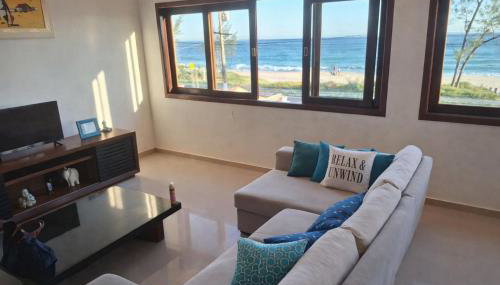 Jaconé - Casa maravilhosa de frente para o mar ! - Foto 4