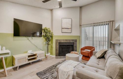 Urban Chic Getaway 2B - Sleeps 6 - Pool Prkg, WD - Foto 1