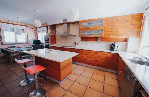 Villa con piscina a pie de playa - Foto 19