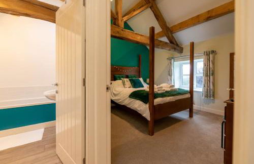 Caer Fedwen Barns Dyffryn Cottage King bed self catering with Hot Tub - Foto 9