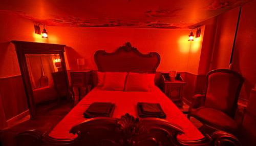 L'Alcôve Secrète Suite médiévale avec Spa - Foto 2