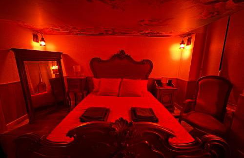 L'Alcôve Secrète Suite médiévale avec Spa - Foto 2