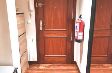 Reformado con Piscina y Jardín - Foto 17