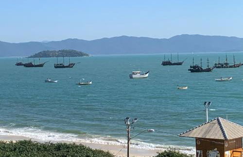 Maravilhoso apartamento Beira-mar praia da cachoeira Florianópolis - Foto 1
