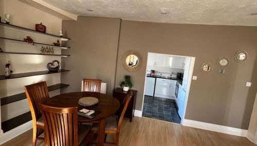 Stay in Yeovil Town Centre, Large 2 BD Apt With Parking, Sleeps 4 - Foto 5