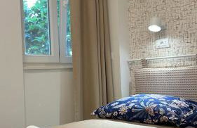 Omis apartment - near beach and town center, ground floor with small garden - Foto 35