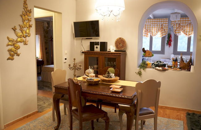 Dandy Villas Dimitsana - a Family Ideal Charming Home in a Quaint Historic Neighborhood - 2 Fireplaces for Romantic Nights - Foto 31
