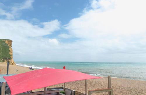 No 3, apartment in the heart of Bridport, Dorset - Photo 45