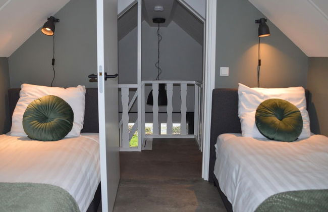 Nice Holiday Home With Terrace - Photo 4