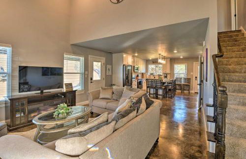 Hot Tub and Fire Pit! Cozy Granbury Escape Near Lake - Foto 14