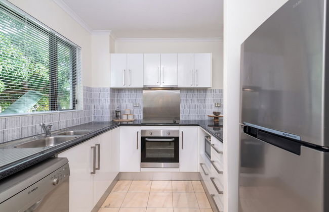 Tropical Reef Apartments Port Douglas - Photo 13