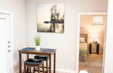 Contemporary 1BR Retreat Quiet Serene Setting - Foto 6