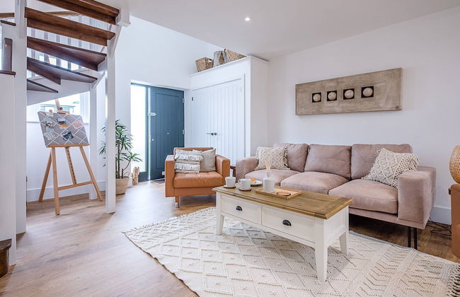 The Art Room Leiston Air Manage Suffolk - Photo 19