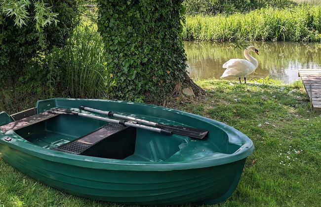 Owl Lodge With Hot Tub and Massage Treatments - Photo 27