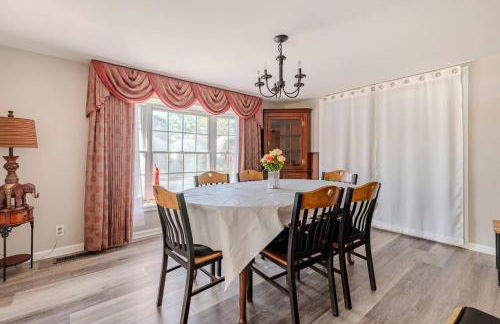 Peaceful 3BR Home Near SU, Sports Fields, Civic Center, Zoo & Ocean City - Foto 9