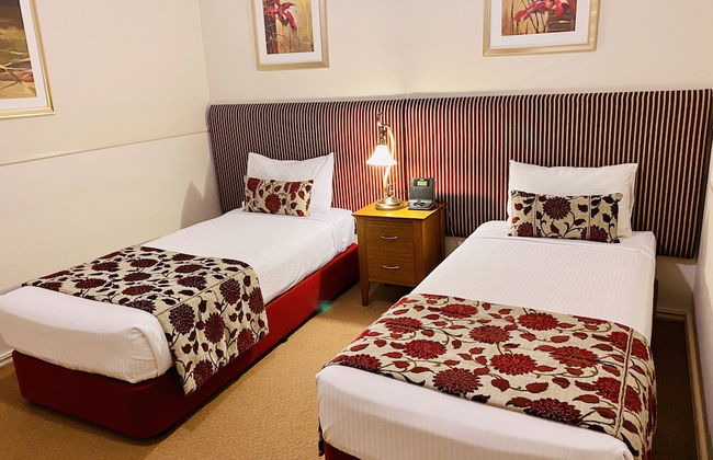 Royal Albert Hotel - Photo 17