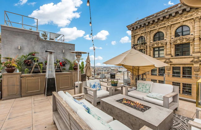 Stylish Deluxe 1BR At HWH by Oneluxstay - Foto 44