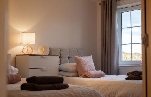 Mackie Residence - SJA Stays - 3 Bed Apartment with parking - Foto 12