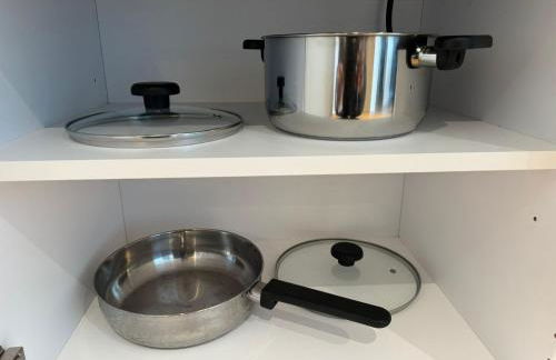 Penthouse height Flat, City View Balcony, Quiet, Free Wifi, Gym & More Minimalistic Home - Foto 18