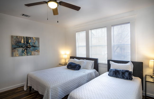 Downtown Remodeled Cozy 2br/1ba Home Sleeps 8 - Photo 5