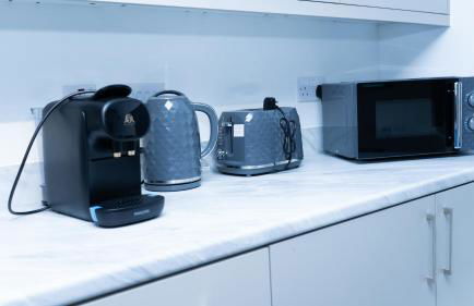 1BR Sleeps 4, 3 mins from City centre & Local Gems - Foto 6