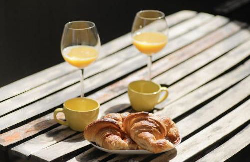 Alquiler piso con terraza para parejas o familias - Foto 1