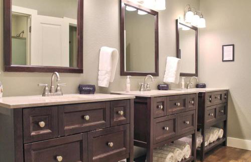 Awe Inspiring Mountain Lodge hot tub for large groups - Foto 22