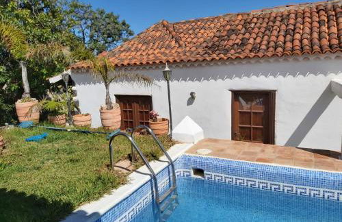 Remarkable 4-Bed Villa - Foto 40