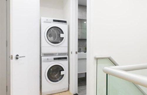 75-5A Luxury 3BR Duplex W D in unit Elevator - Foto 39