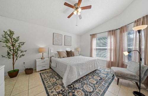 Stunning 4-bedroom Villa w/ Pool - Close to Disney Parks and Gulf Courses! - Photo 19