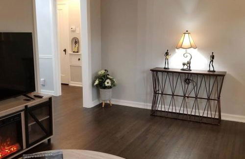 BLUE FLAMINGO'S CHARMING HOME-Heart of Tulsa2- Cherry St-Expo-11th - Foto 30