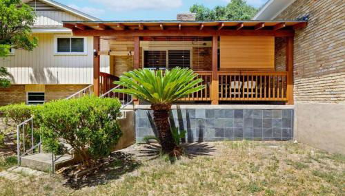 Yellow Stone: Chef's Kitchen, Patio & Location - Foto 5