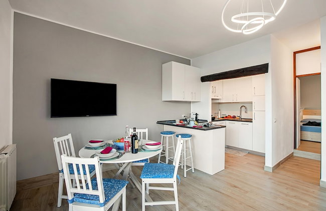 Lake View Terrace Over The Borromean Isla - Happy Rentals - Photo 33