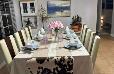 South Florida Spacious Oasis 4BR Retreat with 2 King Beds, Amazing Pool, near Beaches - Photo 26