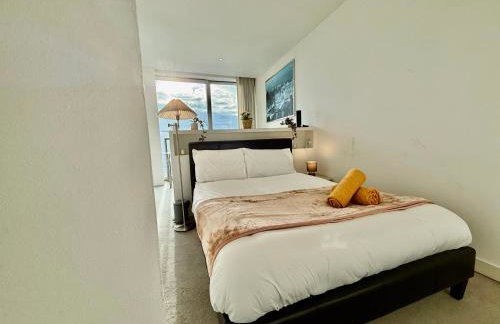STUNNING!!! City-Center!! Retreat with Modern Amenities - Foto 33