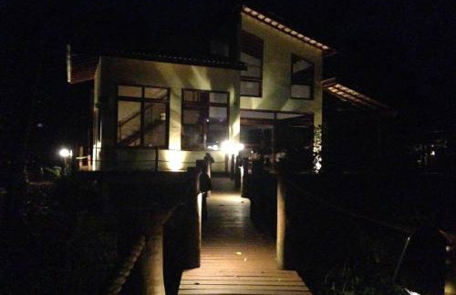 Beach house surrounded by lush nature - Foto 8