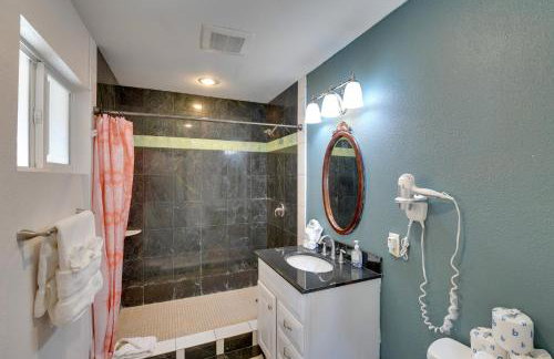 Elegant Home with Pool Table 3 Mi to Vegas Strip! - Foto 20