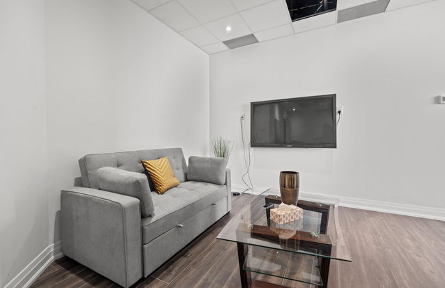 Bright Suites Finch West - Foto 12