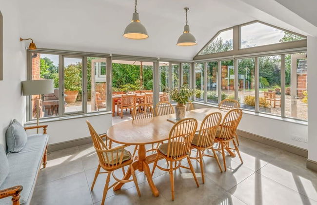 Luxury Home With Large Garden - The School House - Foto 15