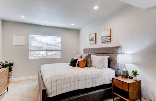 Midway to Heaven! BRAND NEW 5 bed 4.5 bath, HOTTUB - Photo 79