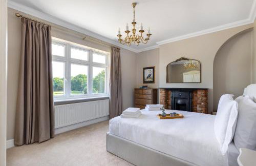 Merry Lakes - Luxury Lakeside Escape with Pool - Just 30 Minutes from London - Foto 45