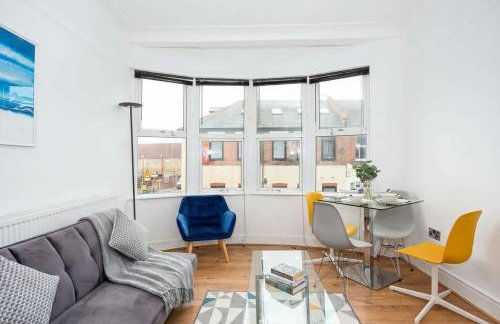 Modern 3 Bedroom Home with Parking in Southend - Foto 10