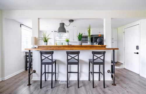 Jungle House Columbus Short North Downtown Free Parking - Steps to Convention Center & Nationwide Arena - 1BR Luxury Home - Sleeps 6 - Over 5,800 Five Star Stays - Foto 10