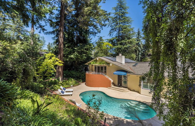 León by Avantstay Private Breathtaking Character Cottage w/ Pool & Hot Tub - Foto 1